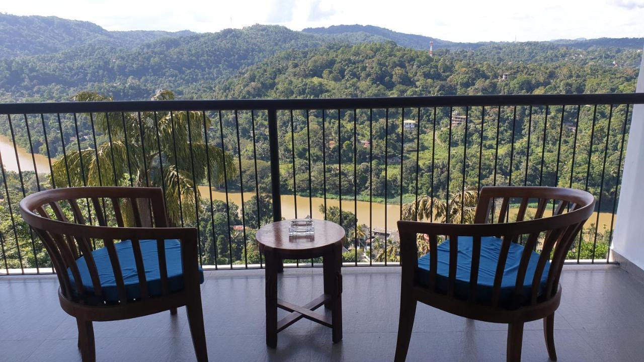 The Mountbatten Hotel Kandy Exterior photo